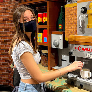 Meet your Posher, Lauren